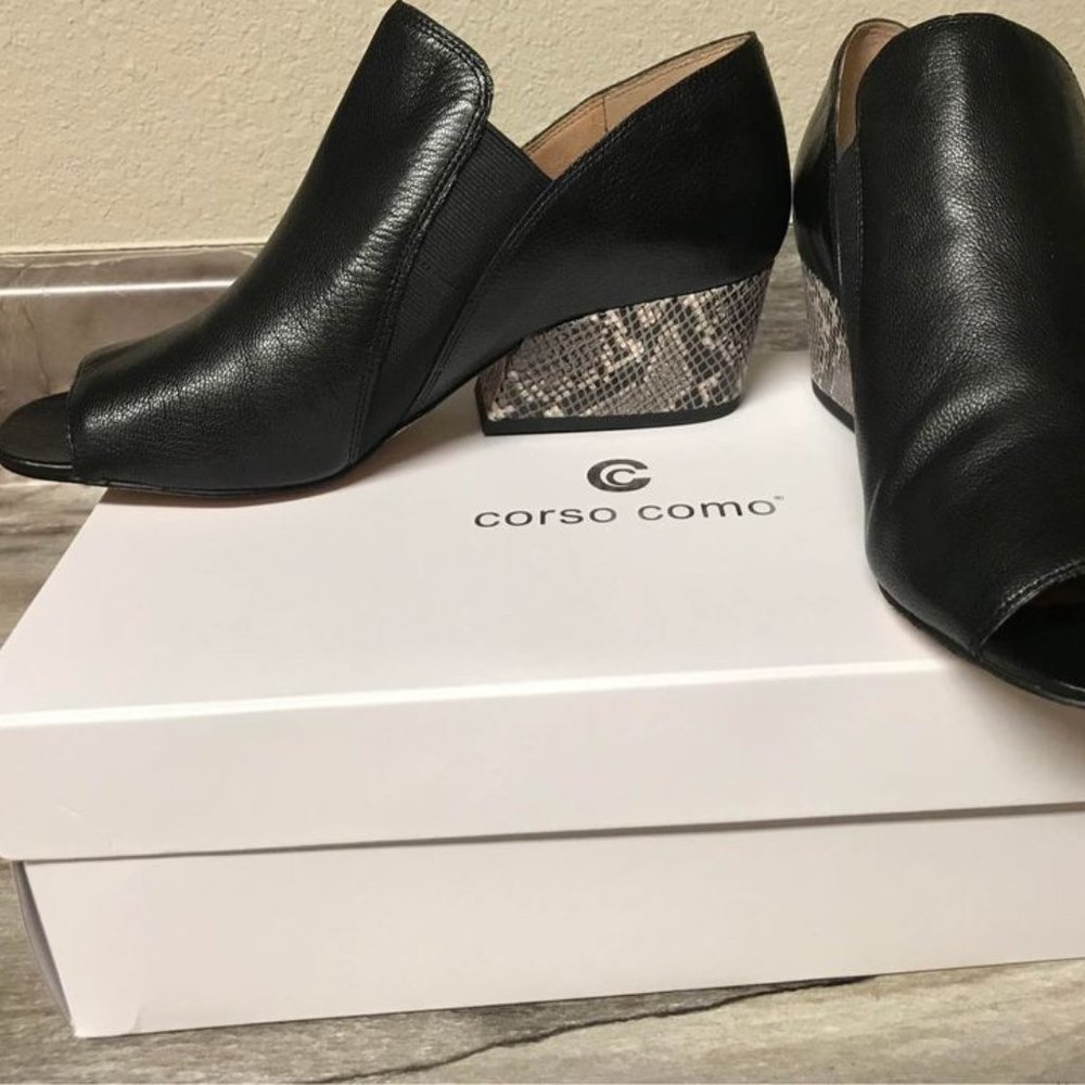 NEW 8.5 Corso Como Black Snake Leather Block Heels